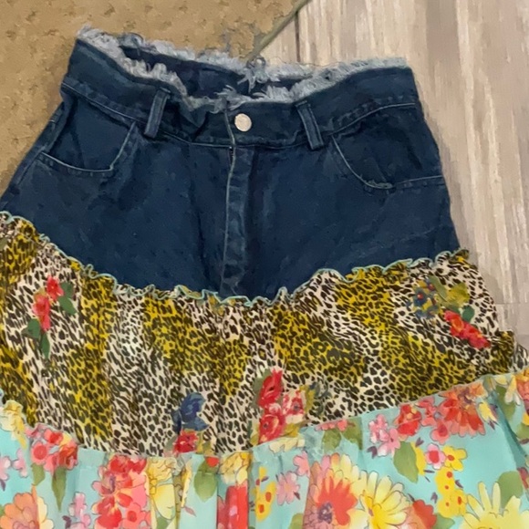 Beautiful skirt - Picture 2 of 4